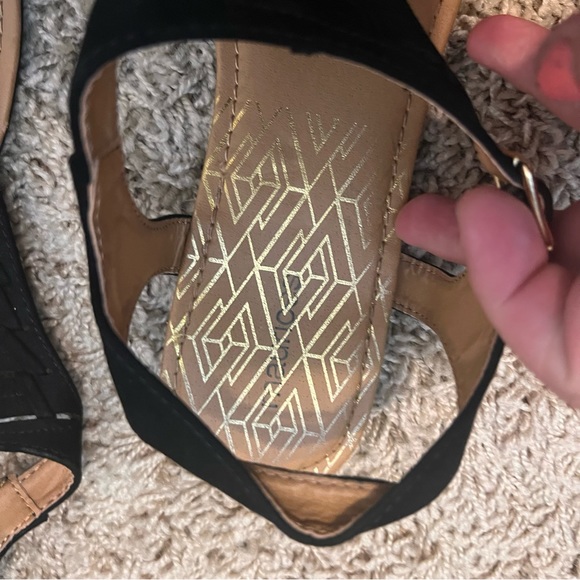 Sandals - Picture 2 of 3